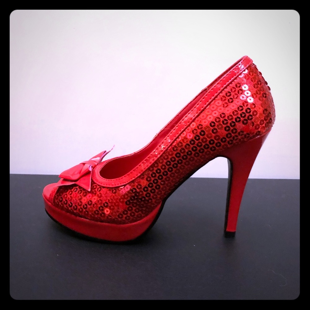 TEN THIRTY ONE Sequin Heels